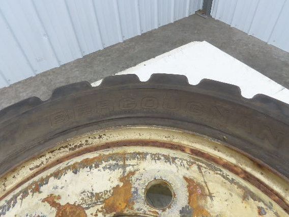 Bergougnan 28x7.00-15 Dual Forklift Tire Solid Traction Black 6-Lug Rim