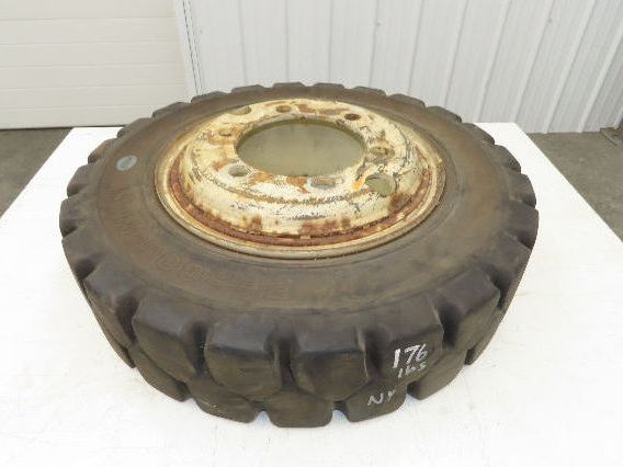 Bergougnan 28x7.00-15 Dual Forklift Tire Solid Traction Black 6-Lug Rim