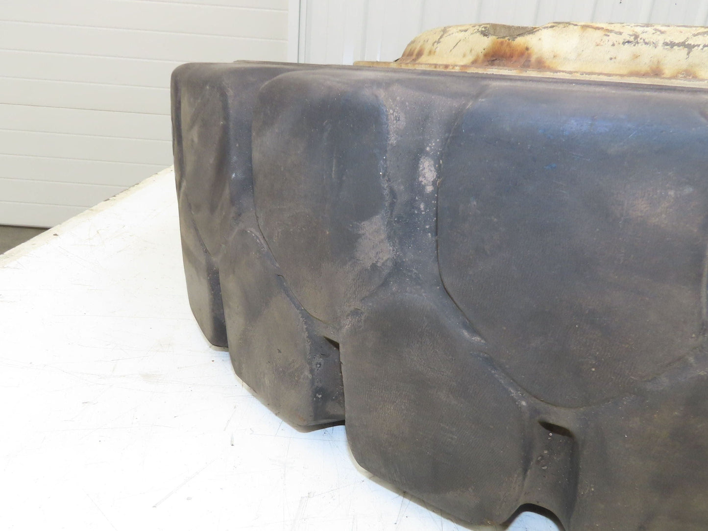 Bergougnan 28x7.00-15 Dual Forklift Tire Solid Traction Black 6-Lug Rim