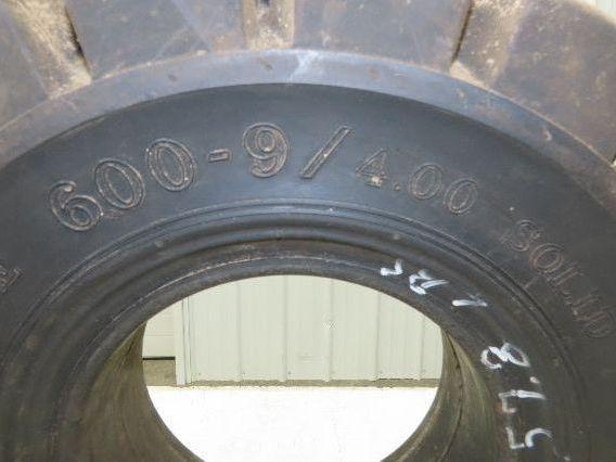 Tong Yong 20x6.00-9/4.00 Forklift Tire Resilient Solid Traction Black 20x6x9"
