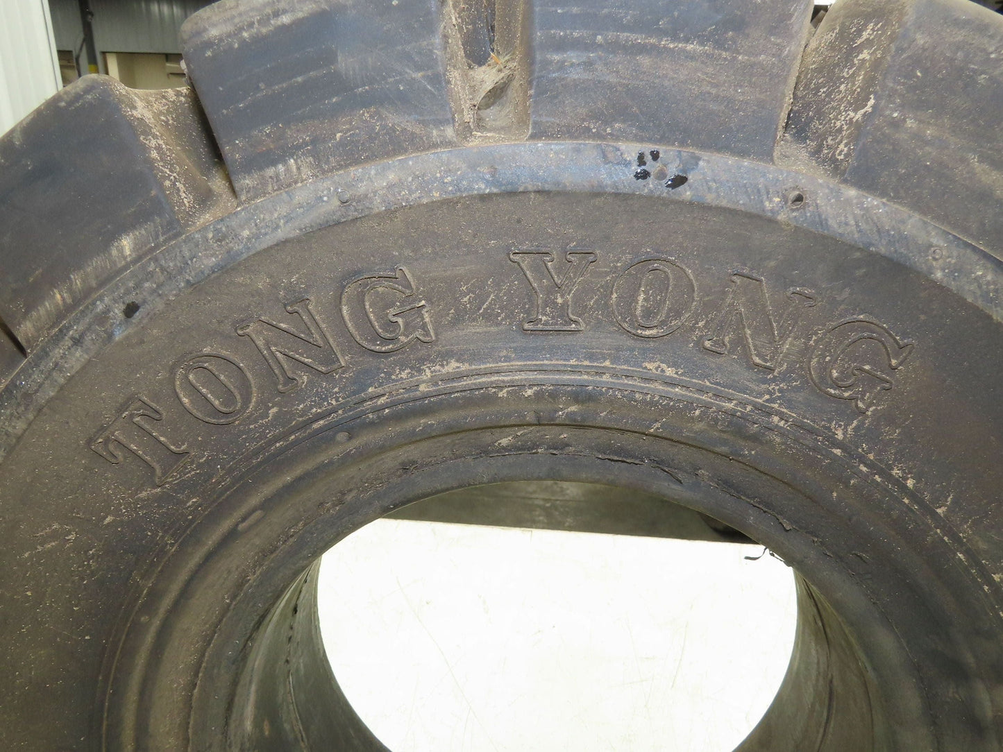 Tong Yong 20x6.00-9/4.00 Forklift Tire Resilient Solid Traction Black 20x6x9"