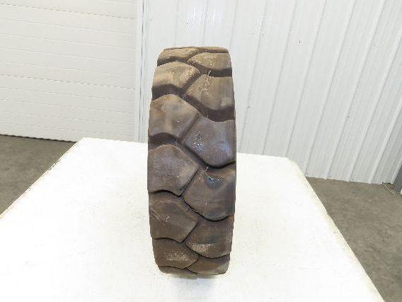 Tong Yong 20x6.00-9/4.00 Forklift Tire Resilient Solid Traction Black 20x6x9"