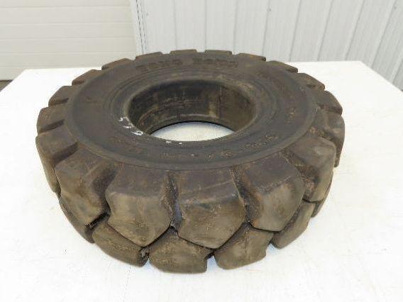 Tong Yong 20x6.00-9/4.00 Forklift Tire Resilient Solid Traction Black 20x6x9"