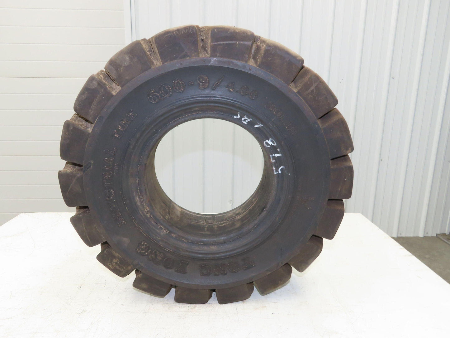 Tong Yong 20x6.00-9/4.00 Forklift Tire Resilient Solid Traction Black 20x6x9"