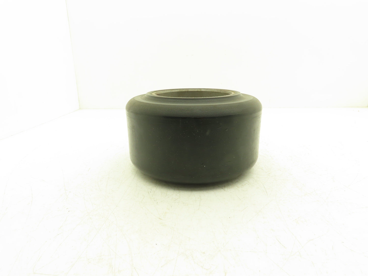 Dyalon B Hyster 9x5x5 Press-On Forklift Tire Polyurethane Solid Smooth Black