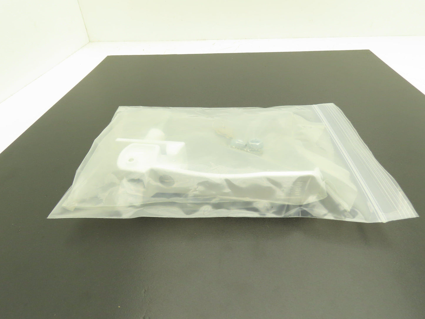 Southco 62-99-1067-02-LS03 Lift & Turn Locking RV Marine Latch 8" Handle White