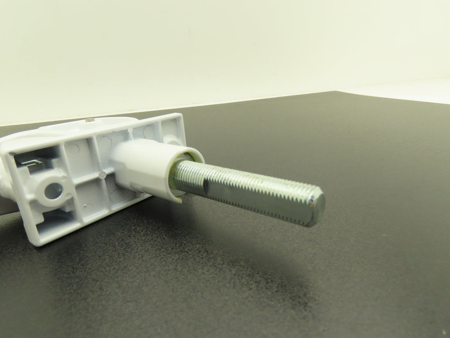 Southco 62-99-1067-02-LS04 Lift & Turn Locking RV Marine Latch 8" Handle White