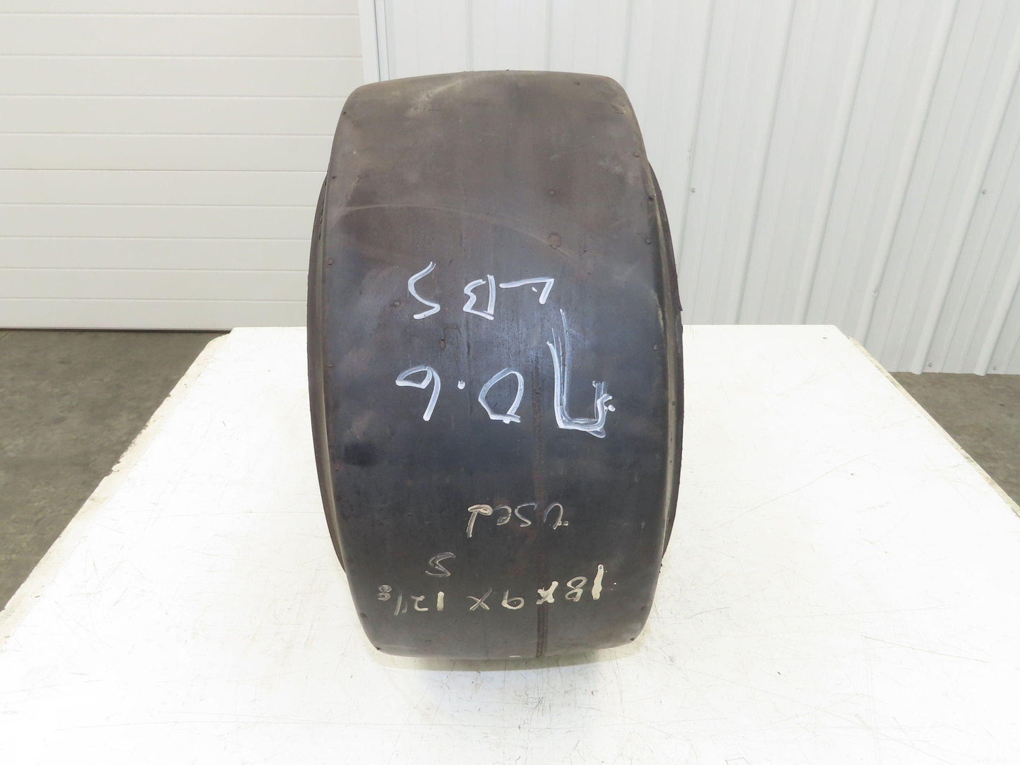 Clark 18x9x12-1/8 Press-On Forklift Tire Solid Smooth Black