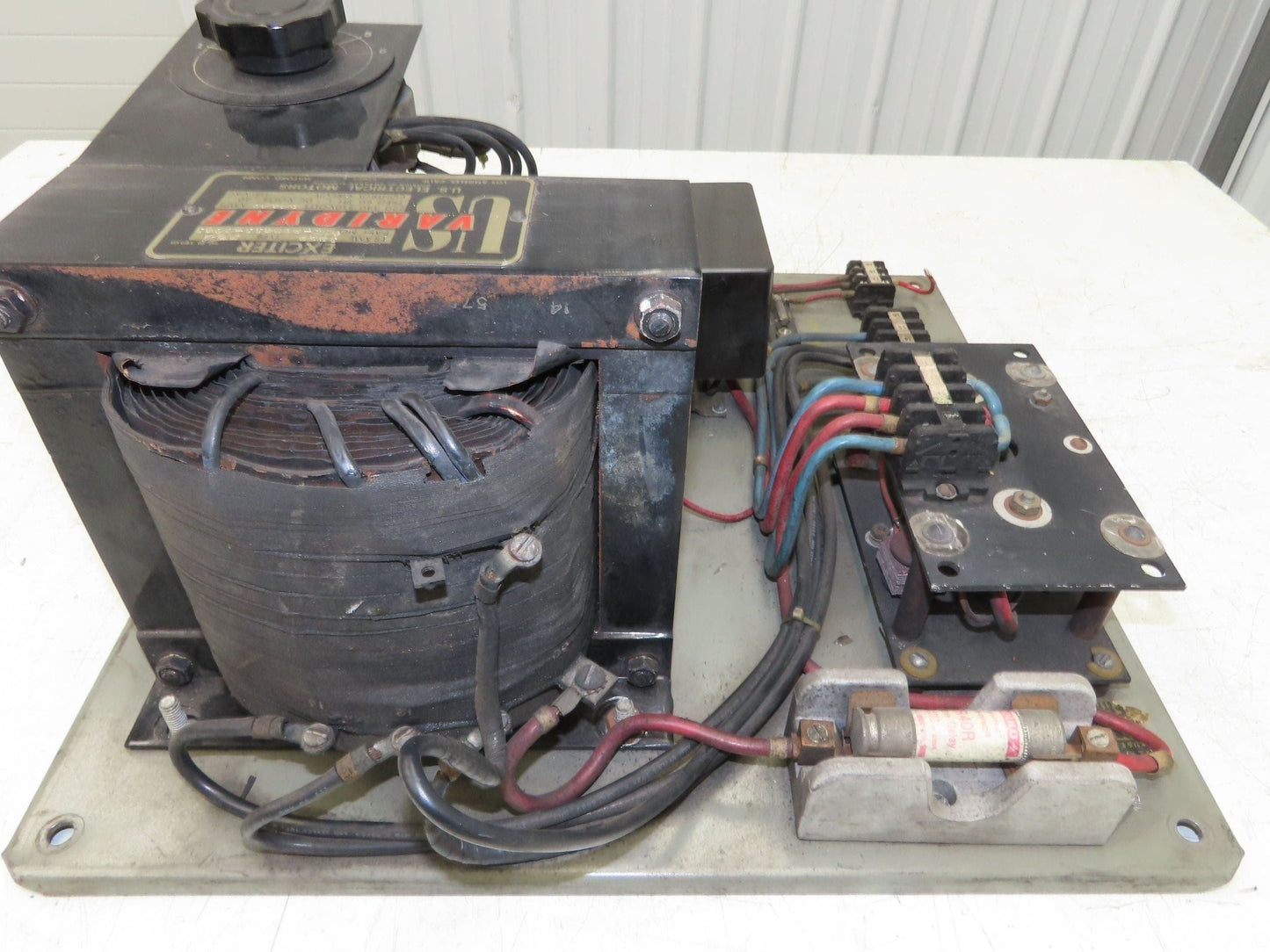 US Varidyne XR3-902411-D841 Exciter 22/440/550v 8/4/3amp 1Ph 1250 Frame 40vDC