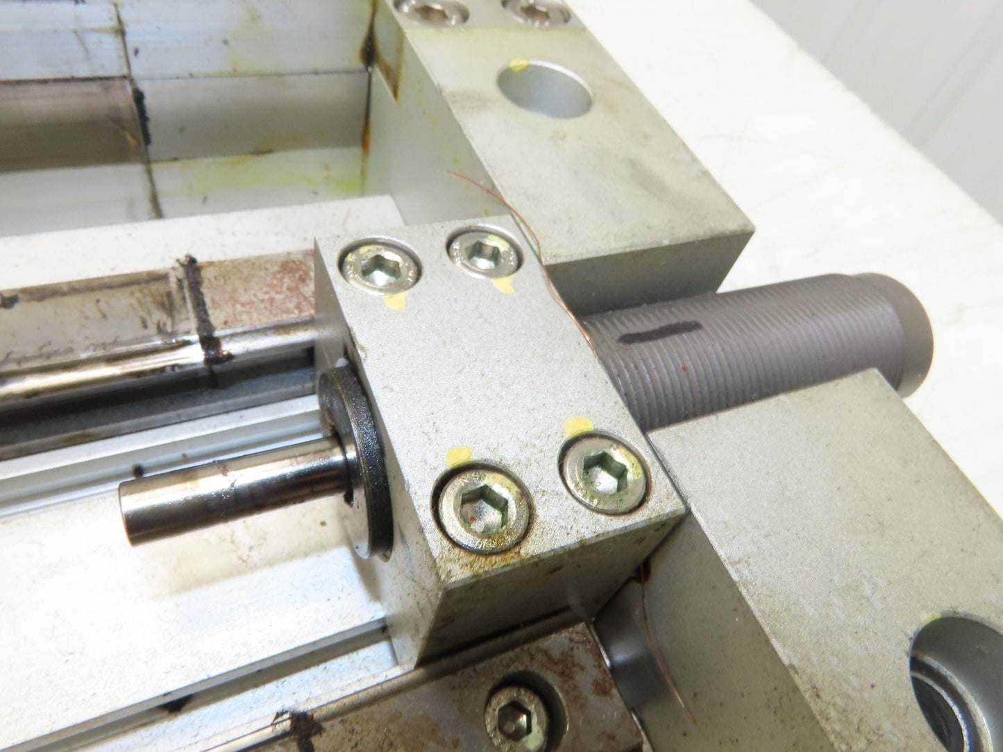 SMC MY2HT40G-450 Pneumatic Rodless Air Cylinder Guide 40mm Bore 450mm Stroke