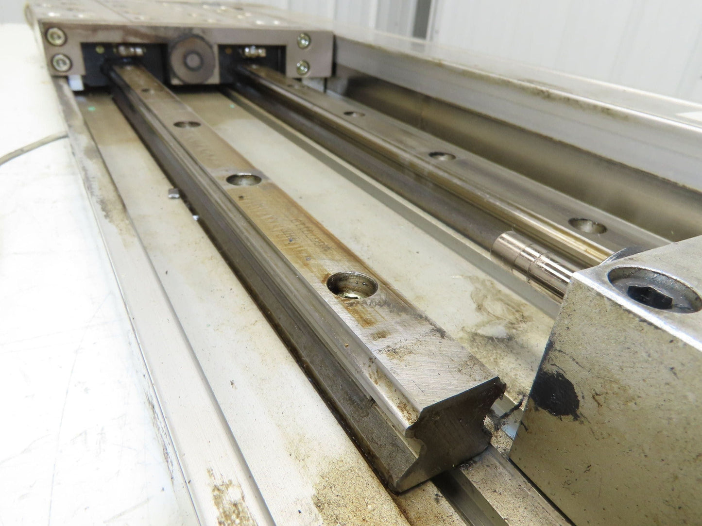 SMC MY2HT40G-300 Pneumatic Rodless Air Cylinder Guide 40mm Bore 300mm Stroke