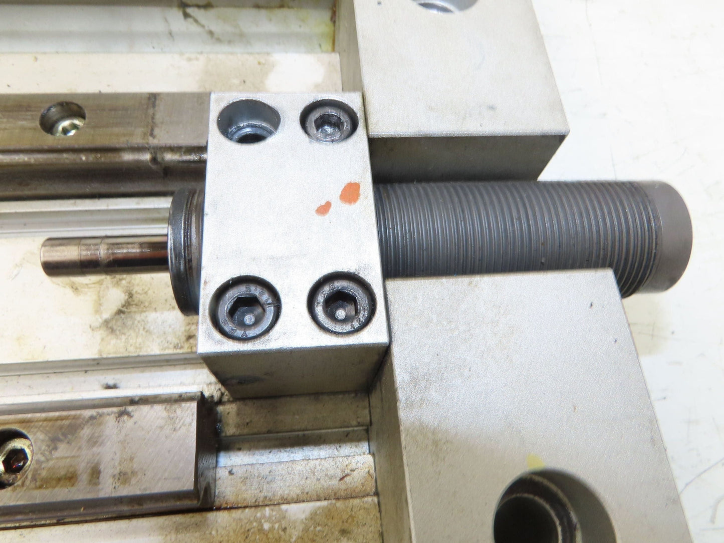 SMC MY2HT40G-300 Pneumatic Rodless Air Cylinder Guide 40mm Bore 300mm Stroke