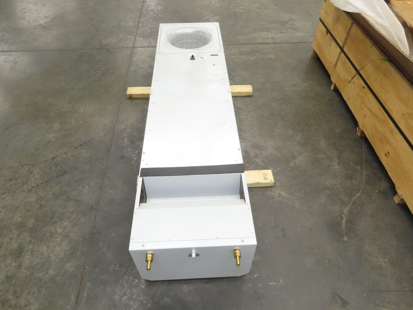 Rittal SK3216.480 Electrical Enclosure Air Water Heat Exchanger 7kw 480V