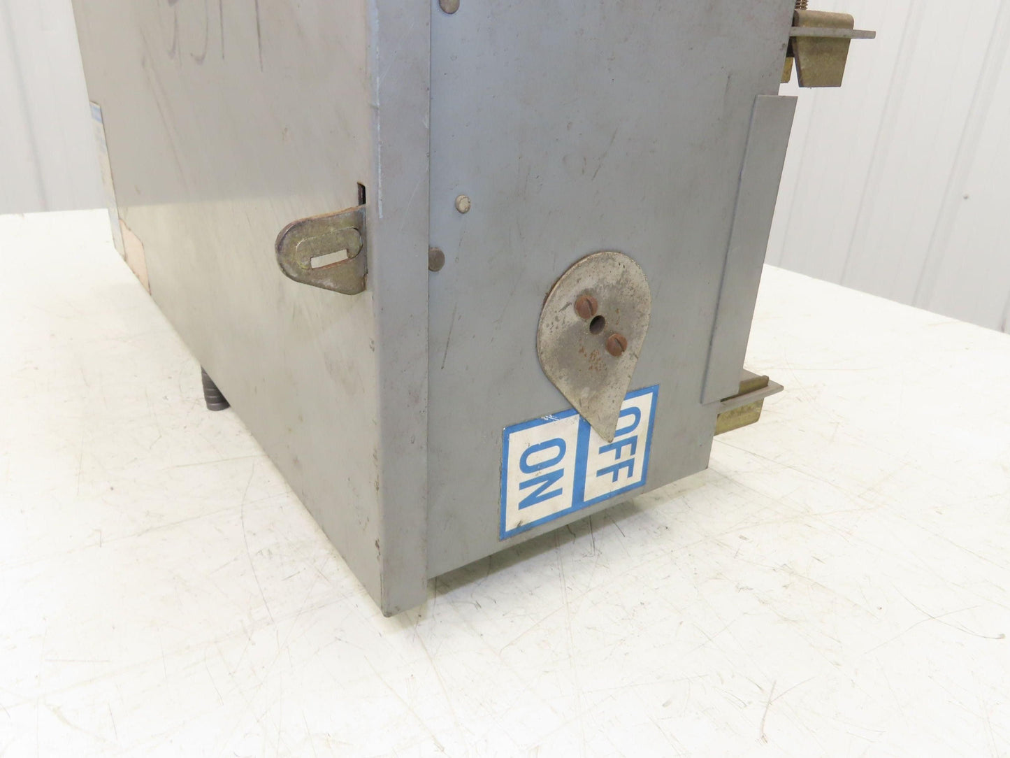 Westinghouse Busway Disconnect Switch Bus Plug 200A 600VAC 3PH 3W