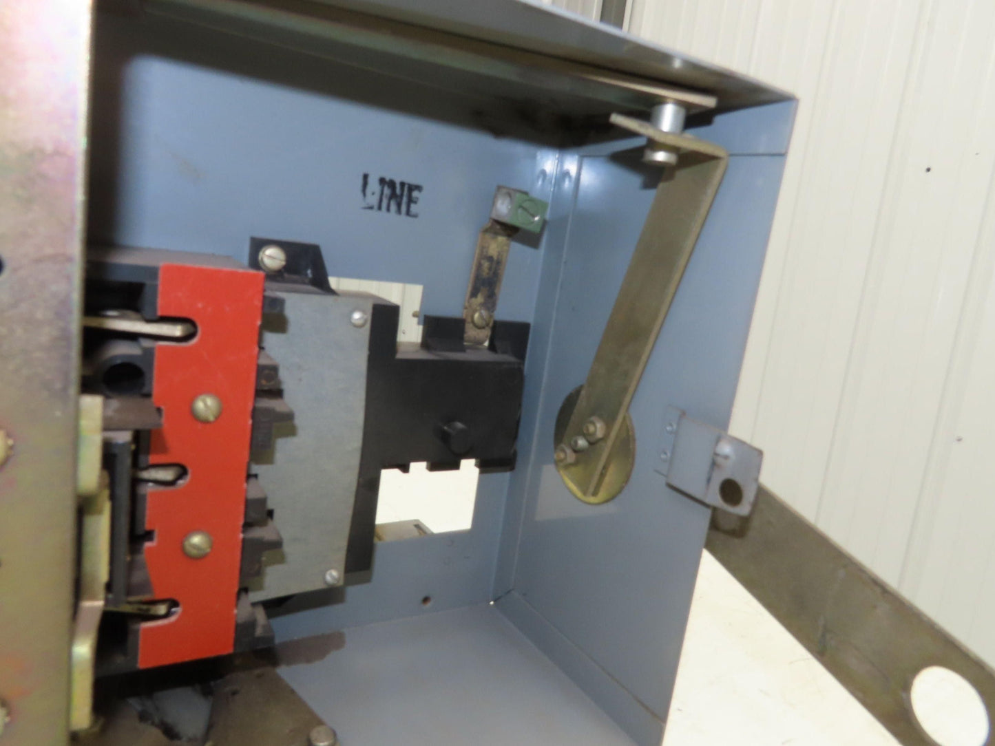 Westinghouse Fusible Busway Disconnect Switch Bus Plug 60A 600VAC 3PH 3W