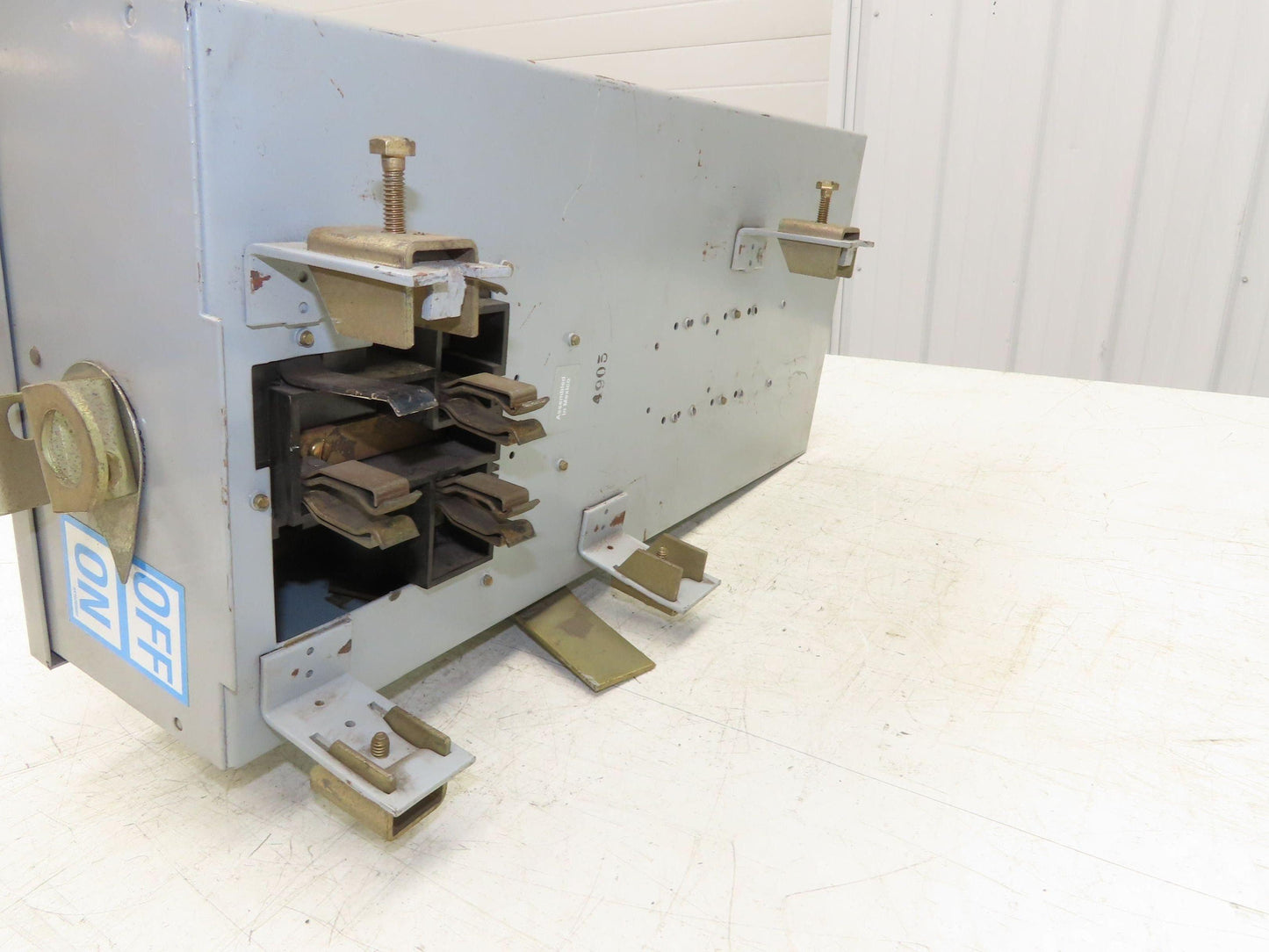 Cutler-Hammer ITAP-361 Fusible Busway Disconnect Switch Bus Plug 30A 600V 3PH 3W
