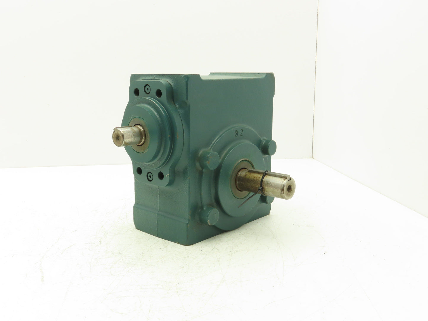 Dodge Tigear-2 26S30R Gearbox 30:1 Reducer 58rpm 2Hp 140TC RH Output 1705 in-lb