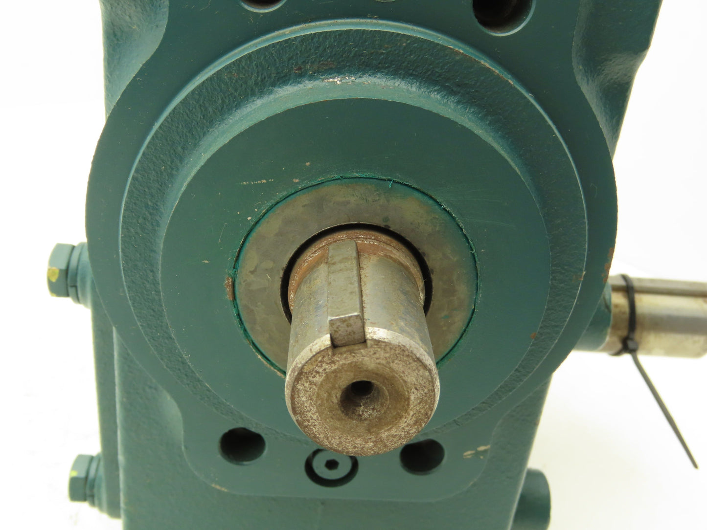 Dodge Tigear-2 26S30R Gearbox 30:1 Reducer 58rpm 2Hp 140TC RH Output 1705 in-lb