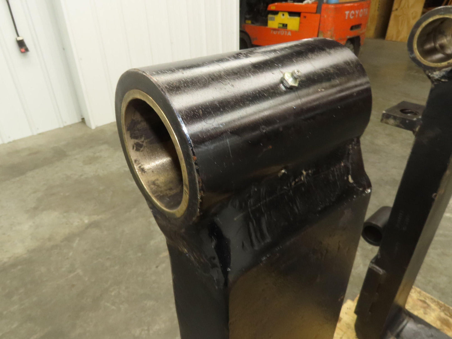 7x48" Shaft Mount Steel Forklift Fork Tines 20.5" Carriage 1-Pair 17,500 lb