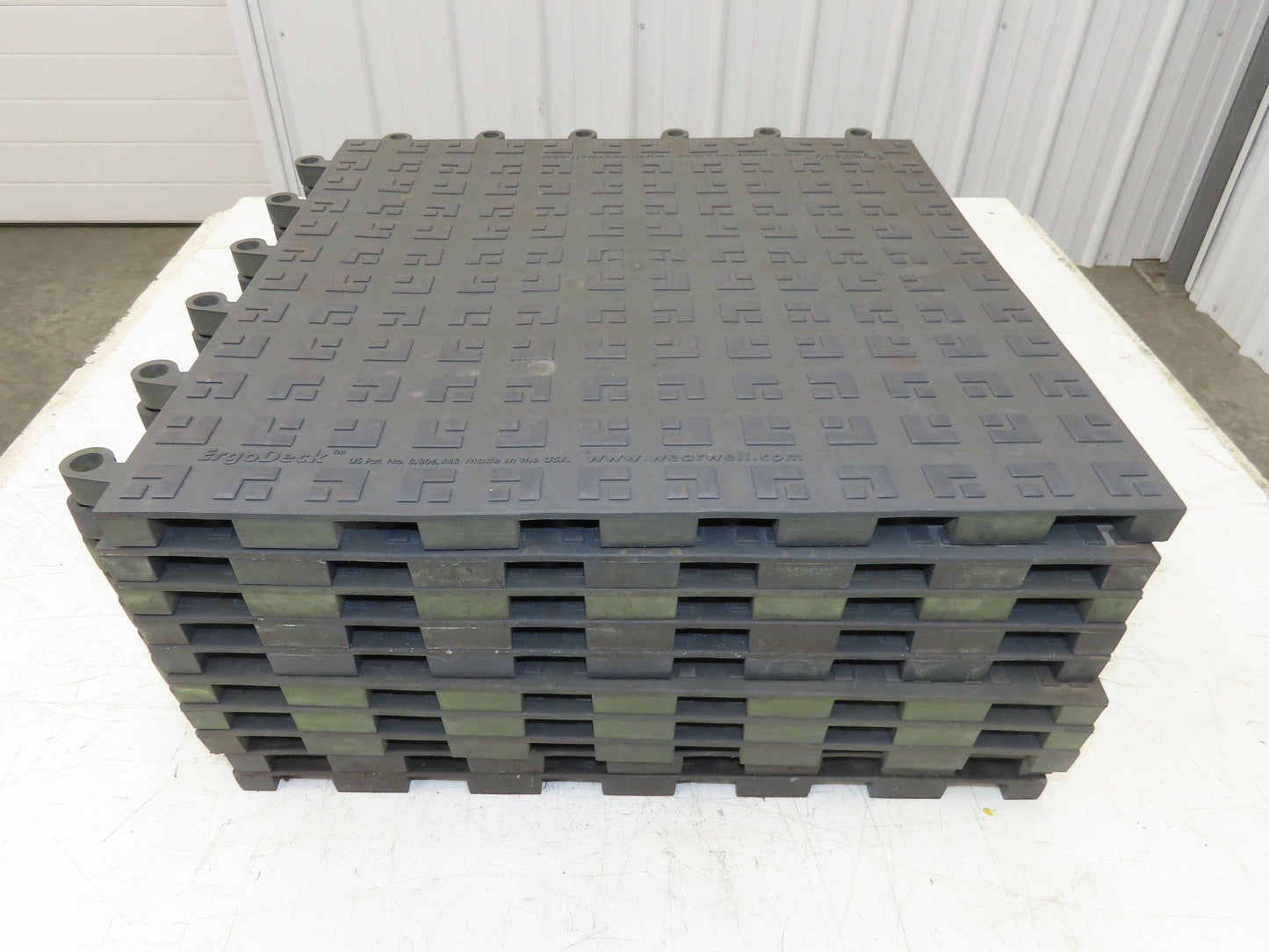 Wearwell H-9389 ErgoDeck Mat - 18 x 18", Solid Tile 7/8" Thick  Lot of 10pcs