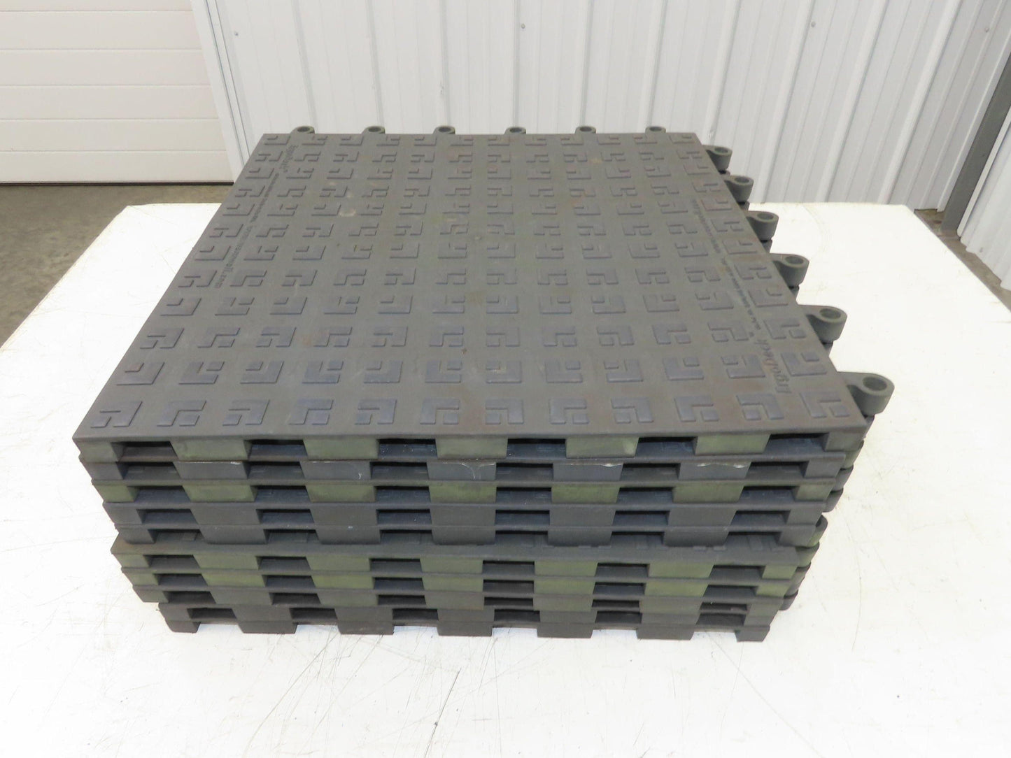 Wearwell H-9389 ErgoDeck Mat - 18 x 18", Solid Tile 7/8" Thick  Lot of 10pcs