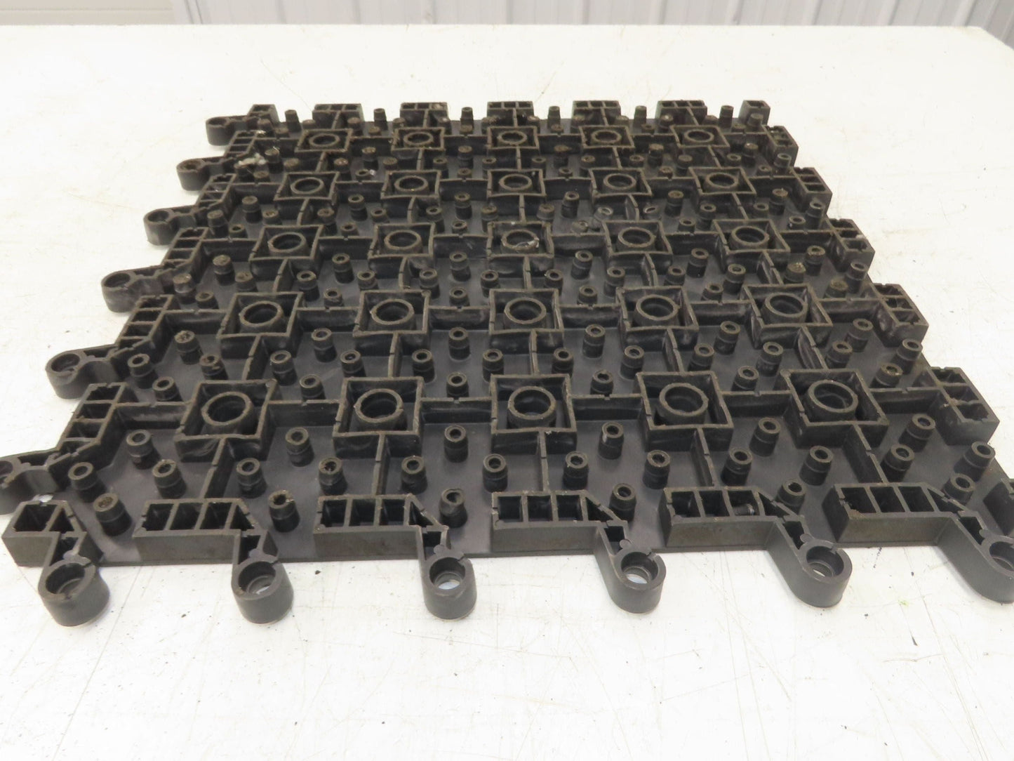 Wearwell H-9389 ErgoDeck Mat - 18 x 18", Solid Tile 7/8" Thick  Lot of 10pcs