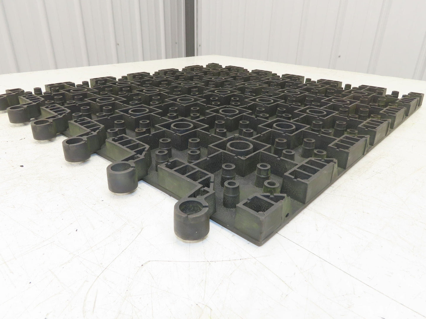 Wearwell H-9389 ErgoDeck Mat - 18 x 18", Solid Tile 7/8" Thick  Lot of 10pcs