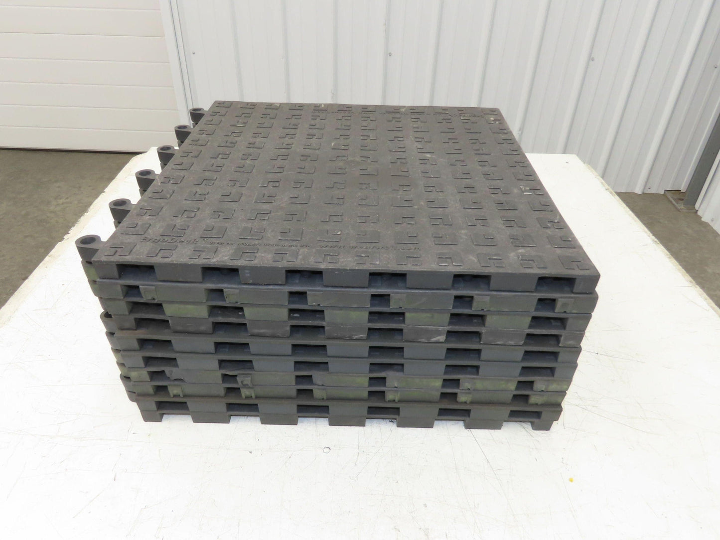 Wearwell H-9389 ErgoDeck Mat - 18 x 18", Solid Tile 7/8" Thick  Lot of 10pcs