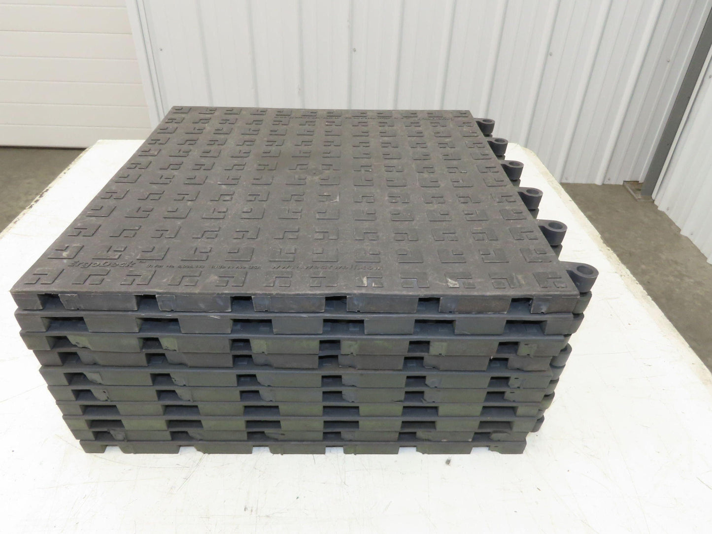 Wearwell H-9389 ErgoDeck Mat - 18 x 18", Solid Tile 7/8" Thick  Lot of 10pcs