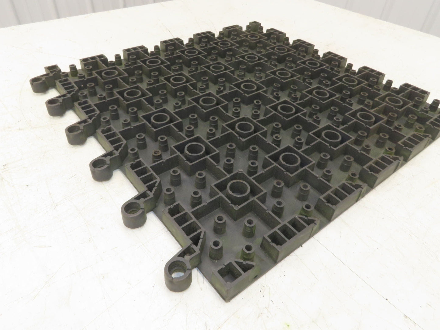 Wearwell H-9389 ErgoDeck Mat - 18 x 18", Solid Tile 7/8" Thick  Lot of 10pcs