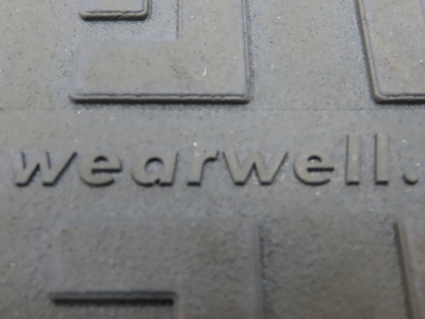 Wearwell H-9389 ErgoDeck Mat - 18 x 18", Solid Tile 7/8" Thick  Lot of 10pcs