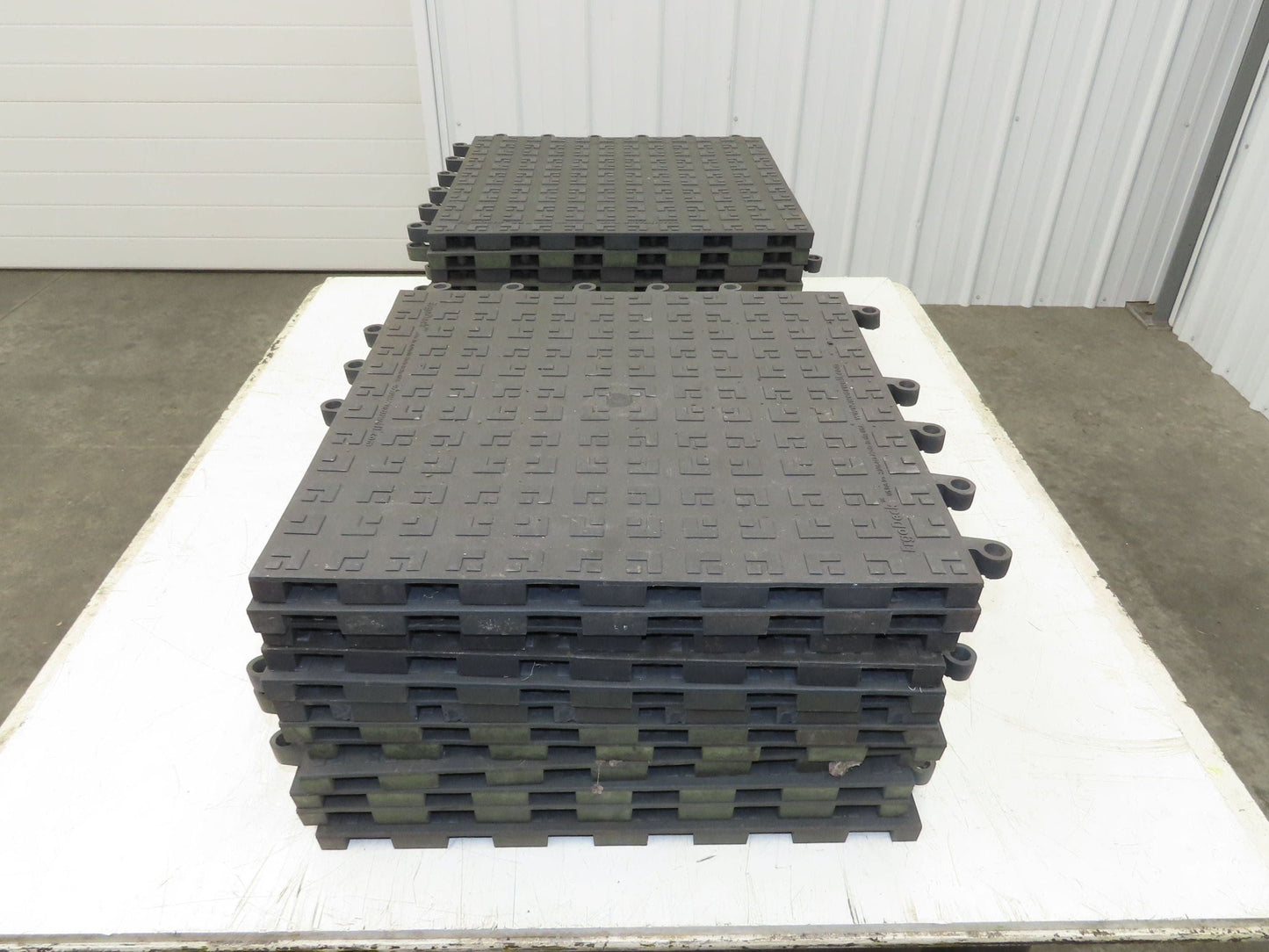 Wearwell H-9389 ErgoDeck Mat - 18 x 18", Solid Tile 7/8" Thick  Lot of 24