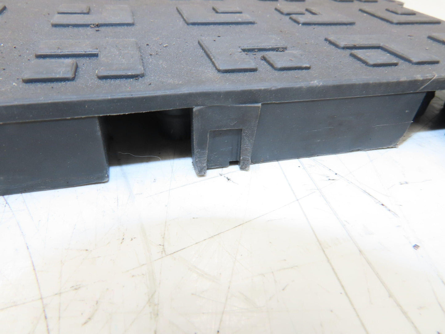Wearwell H-9389 ErgoDeck Mat - 18 x 18", Solid Tile 7/8" Thick  Lot of 24