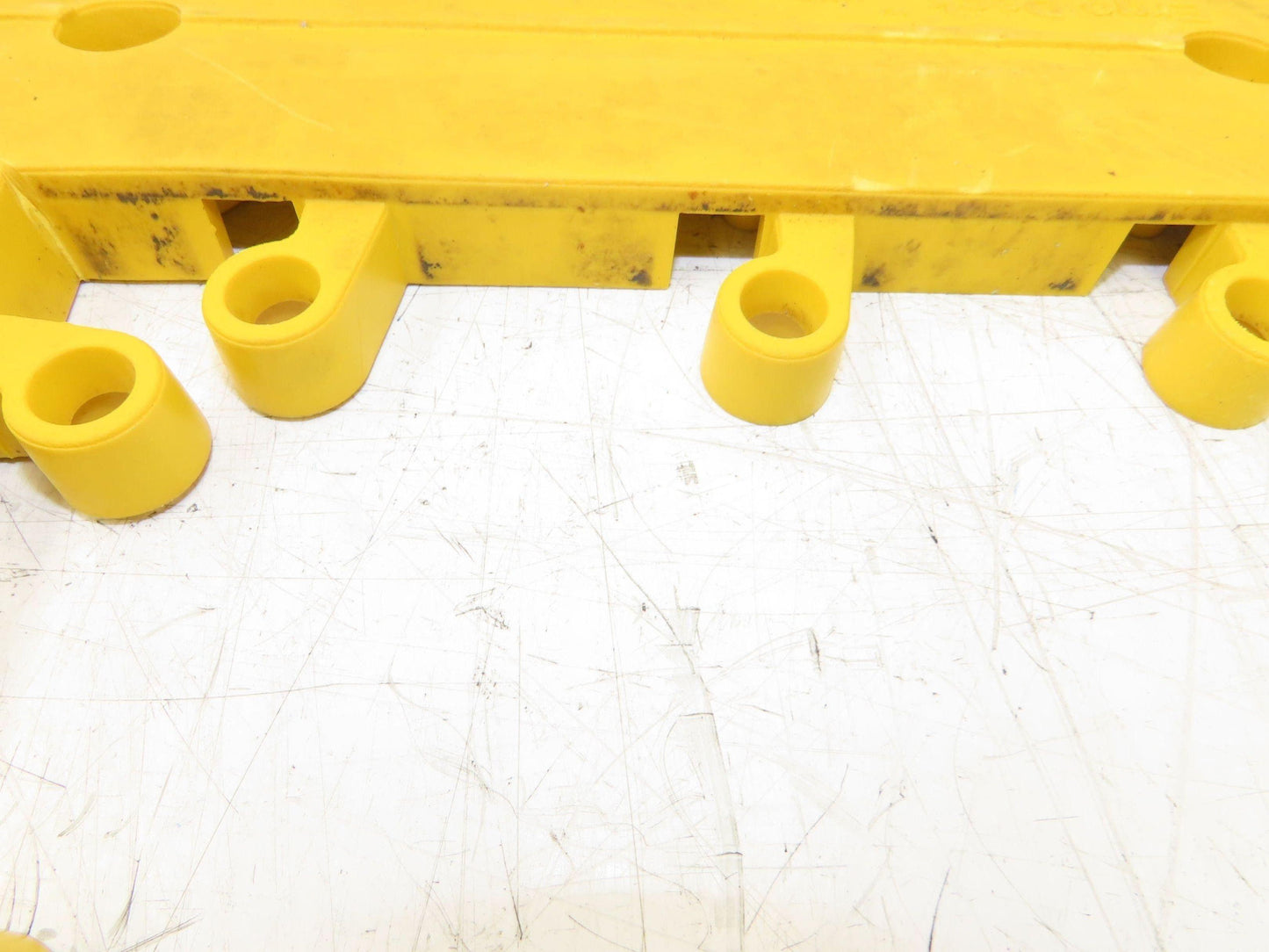 Wearwell H-9392 ErgoDeck Mat - 6 x 15", Ramp Edge Square Outside Corner Lot of 4