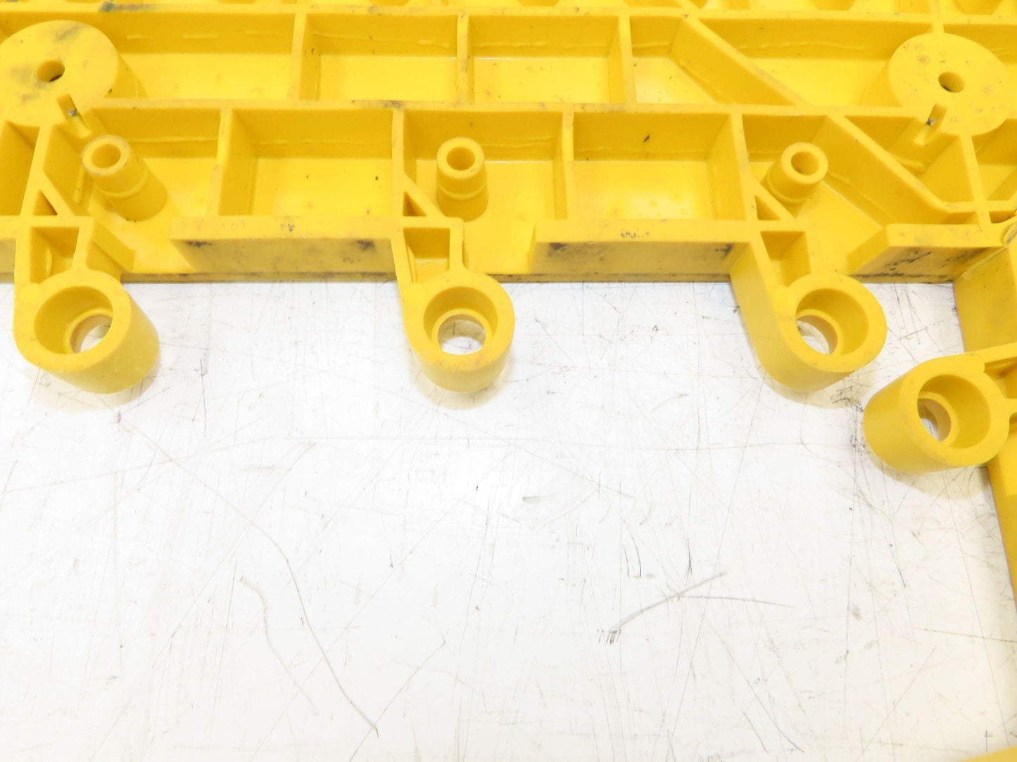 Wearwell H-9392 ErgoDeck Mat - 6 x 15", Ramp Edge Square Outside Corner Lot of 4