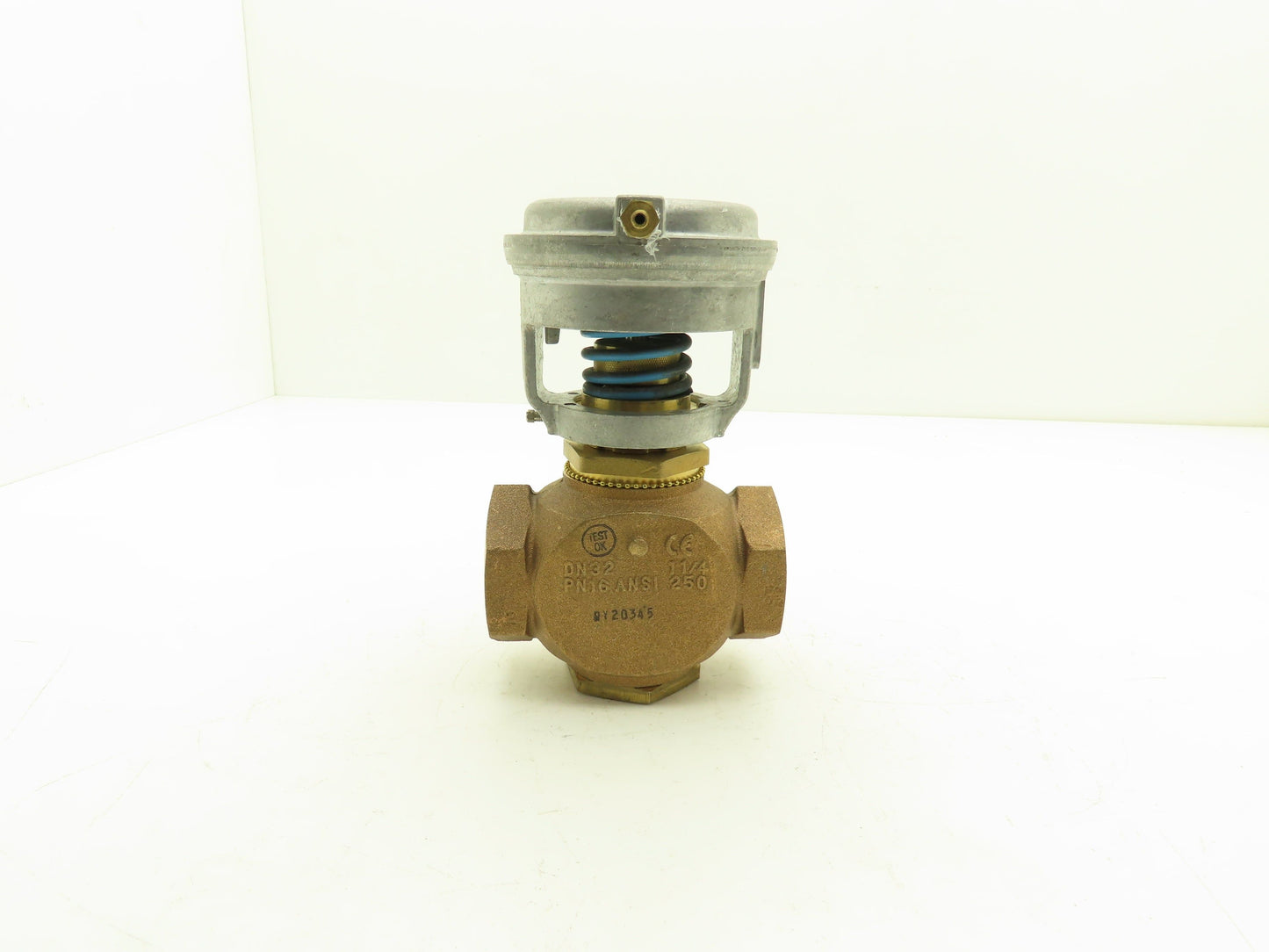 Johnson Controls V67441PT+3008E0 Control Valve Diaphragm Actuator 1.25NPT 25psig