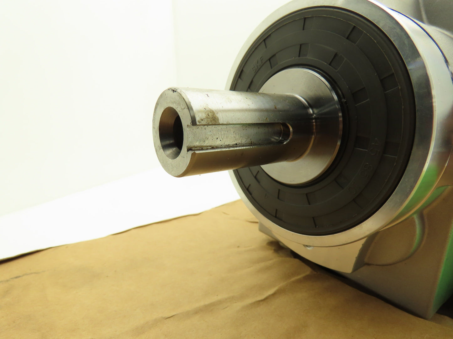 Nord SK372.1Z VL-80LP/4 CUS Nordbloc.1 Helical Gear Motor 25.85:1 67rpm 1Hp 460V