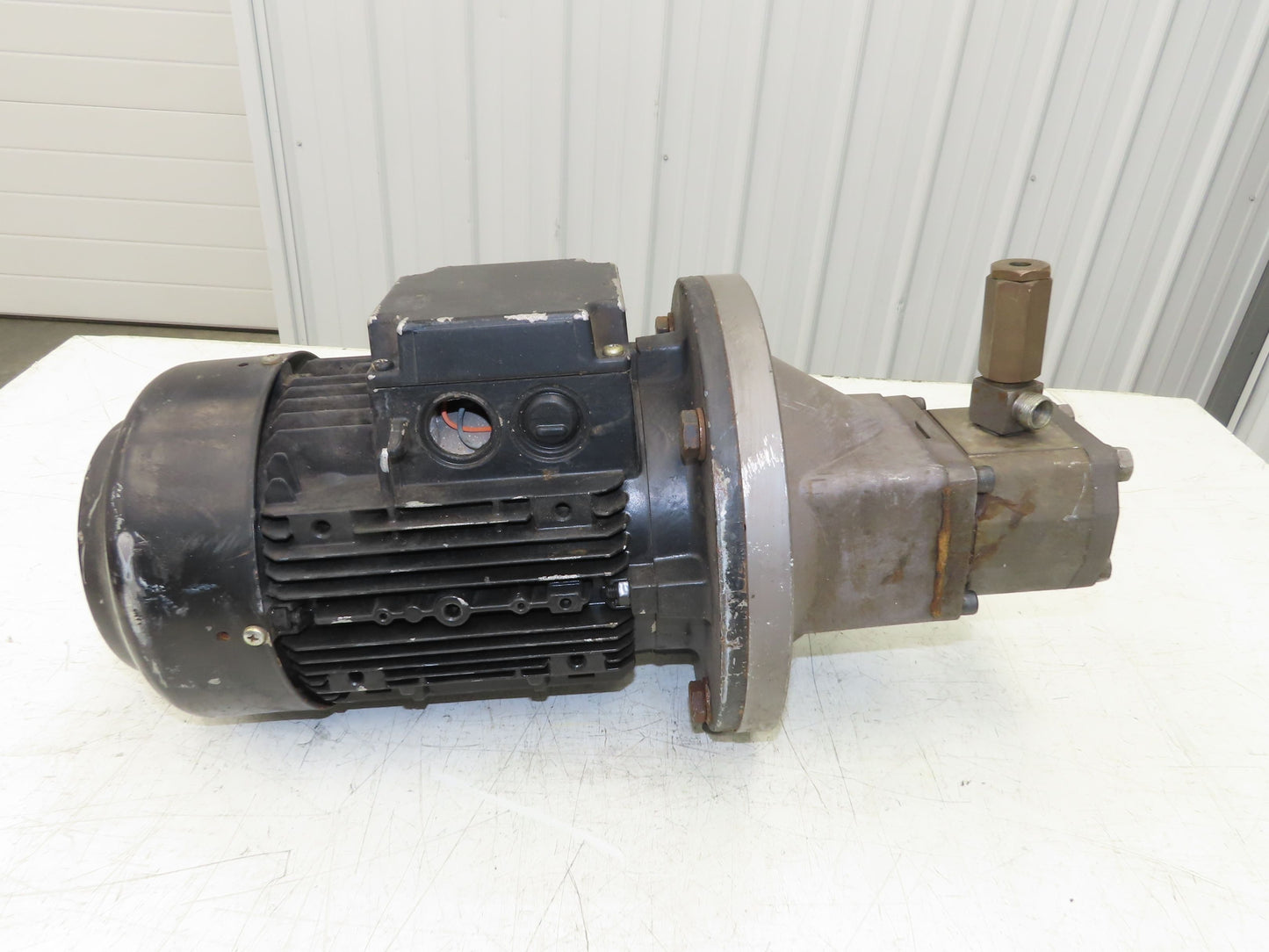 MEZ 7AA100L04 Hydraulic Pump Motor 3.4kw 1720rpm 230/460V 3PH IEC 100L Metric