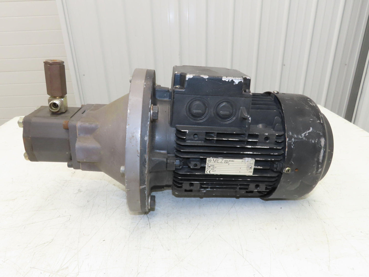 MEZ 7AA100L04 Hydraulic Pump Motor 3.4kw 1720rpm 230/460V 3PH IEC 100L Metric