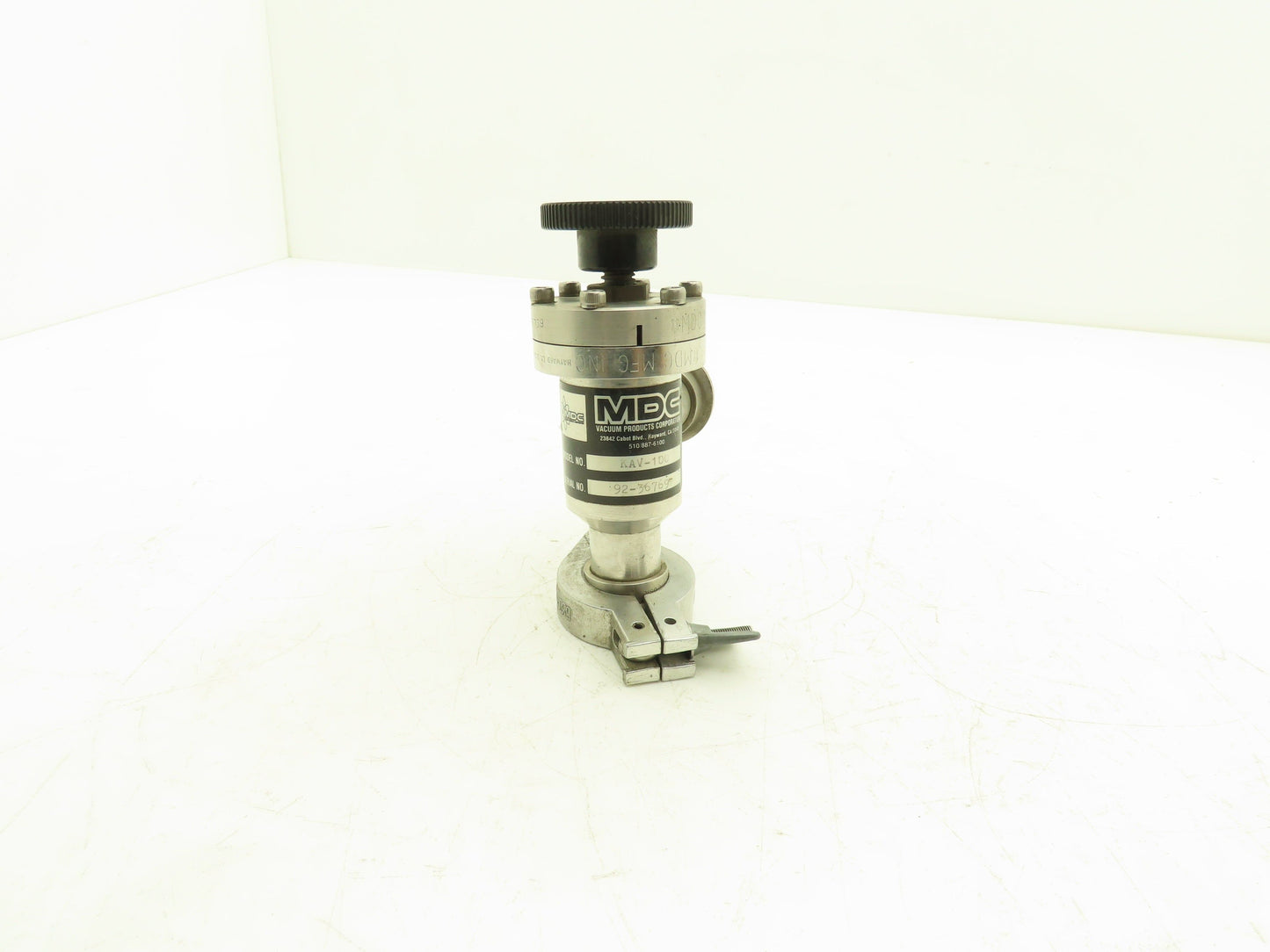 MDC KAV-100 Manual Pneumatic Angle Valve Vacuum Isolation 1" Connection