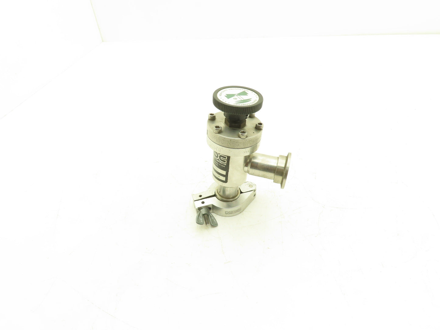 MDC KAV-100 Manual Pneumatic Angle Valve Vacuum Isolation 1" Connection