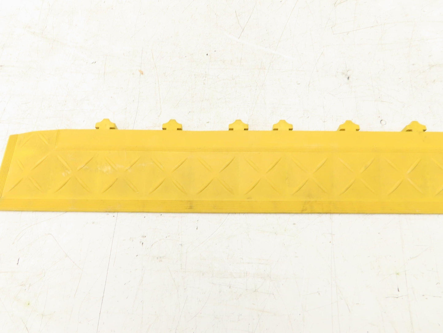 Anti Fatigue Modular Interlocking Male Ramp Edge with Corner 22"x4" Lot of 7