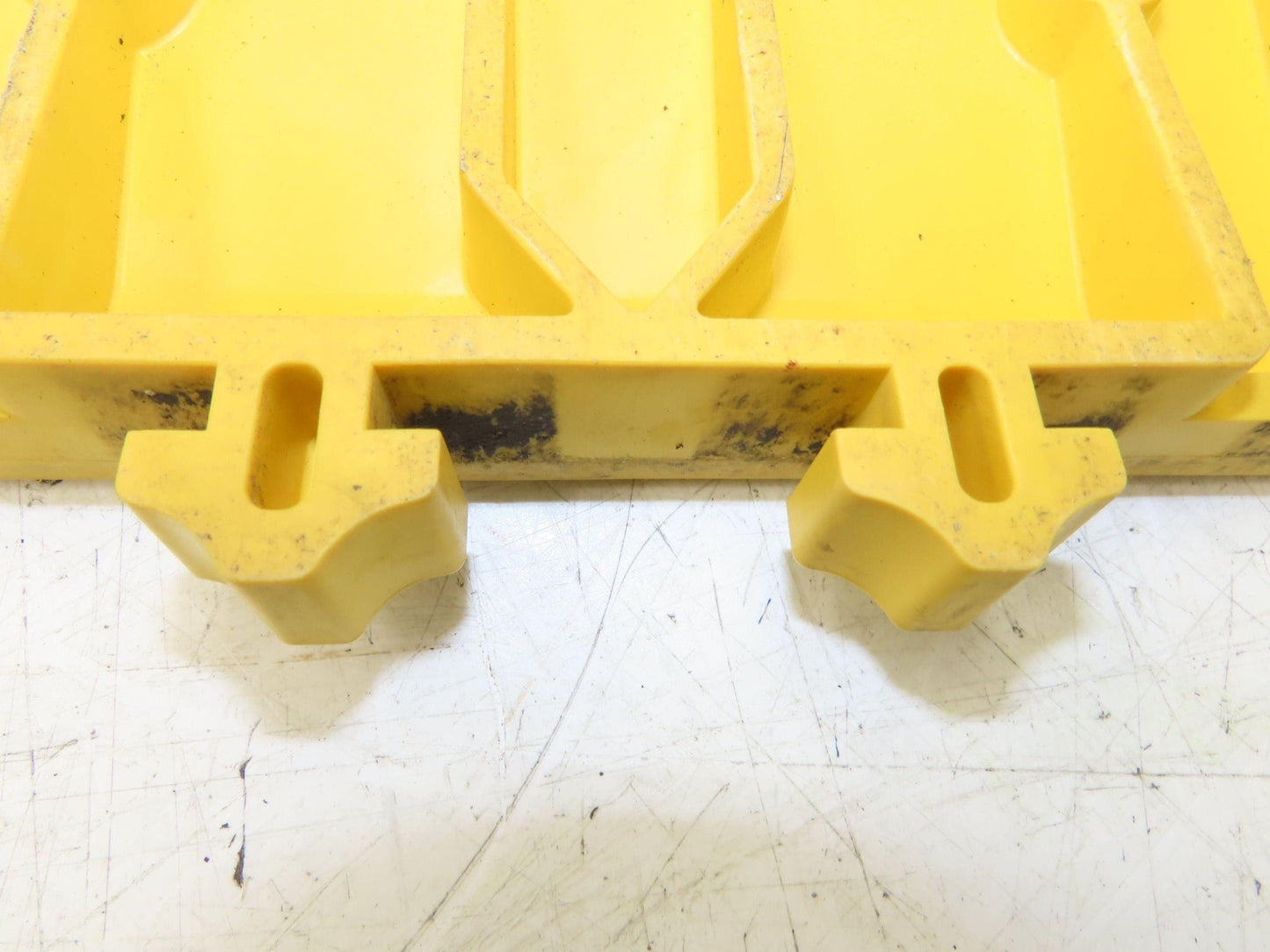 Anti Fatigue Modular Interlocking Male Ramp Edge with Corner 22"x4" Lot of 7