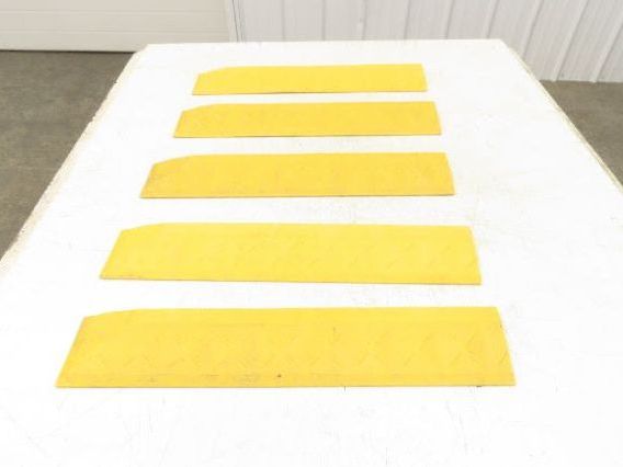 Anti Fatigue Modular Interlocking Female Ramp Edge with Corner 22"x4" Lot of 5