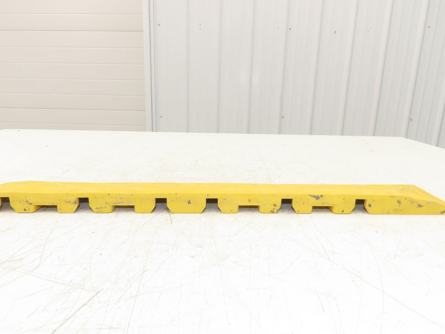 Anti Fatigue Modular Interlocking Female Ramp Edge with Corner 22"x4" Lot of 5