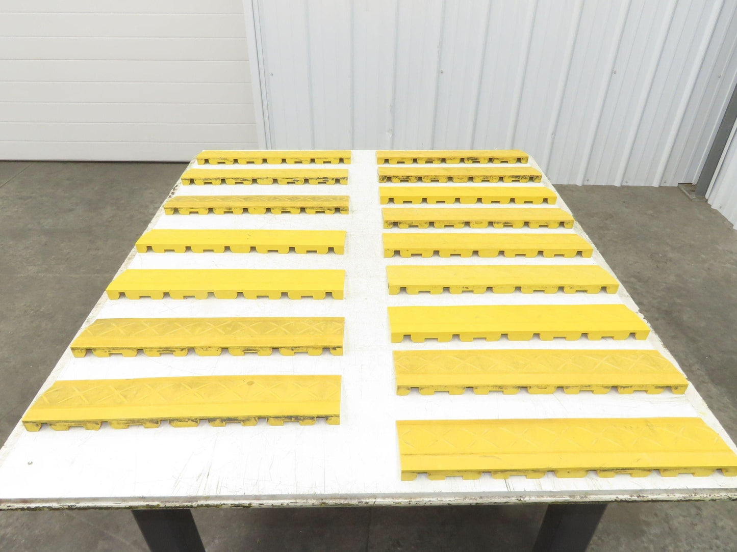 Anti Fatigue Modular Interlocking Female Ramp Edge 18"x4" Lot of 16