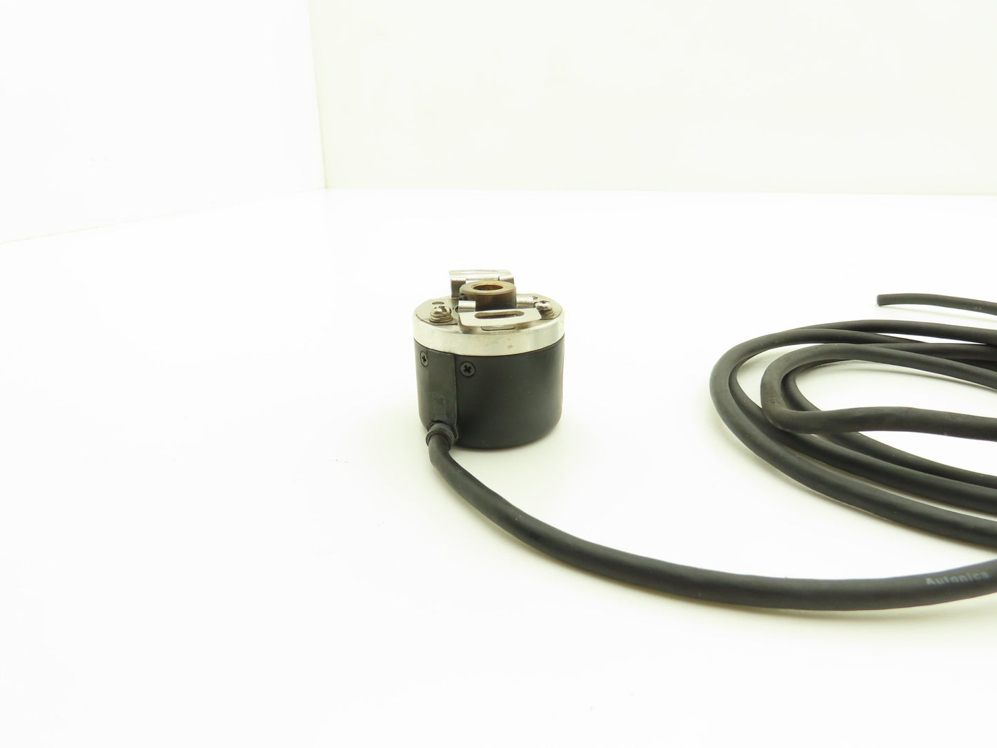 Autonics E40HB8-3600-6-L-5 Incremental Rotary Encoder 8mm Hollow Shaft