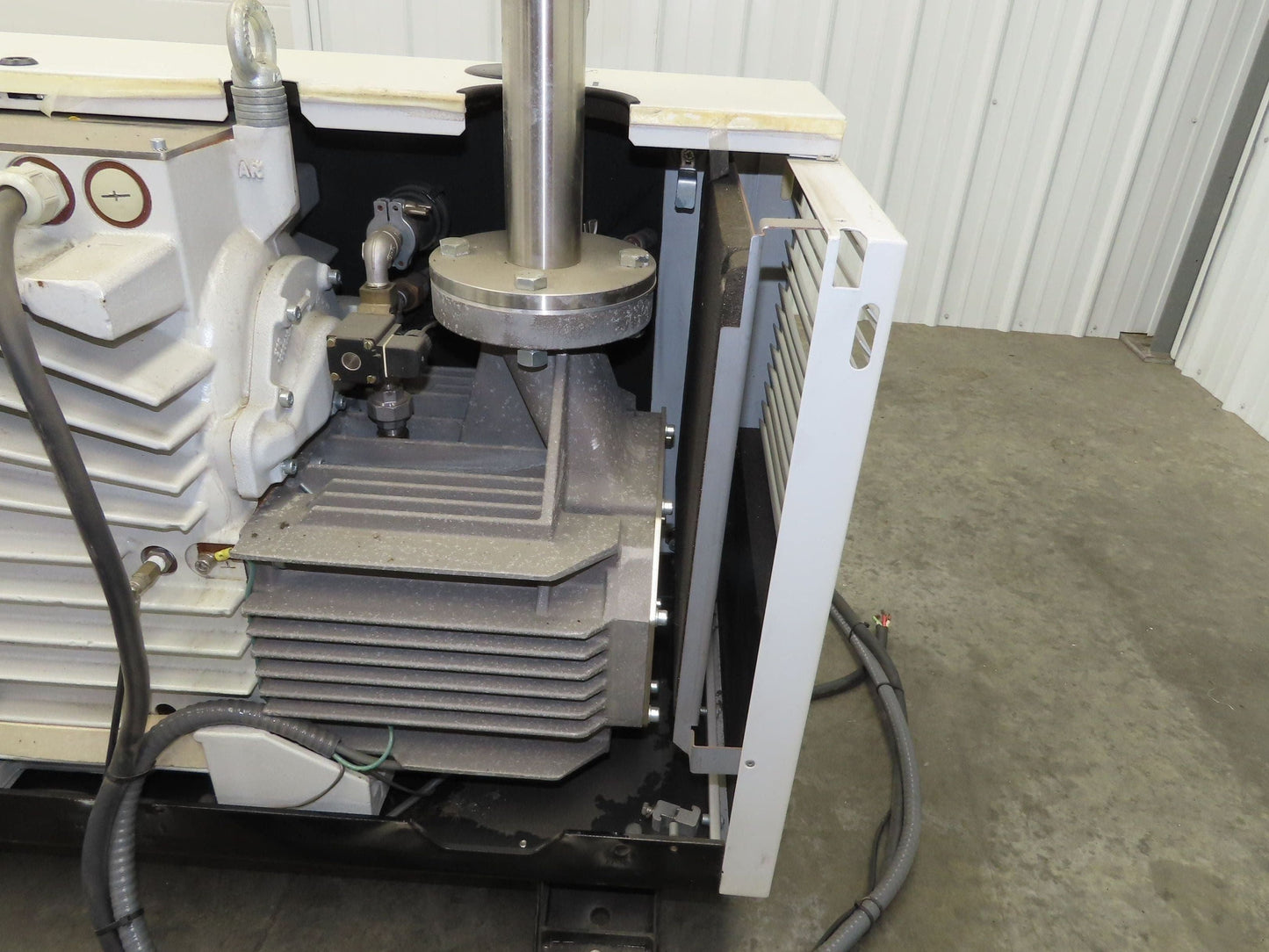 Leybold SP250 ScrewLine Dry Vacuum Pump 330m3/h 11.5kw 210/460V 3Ph Screw Type