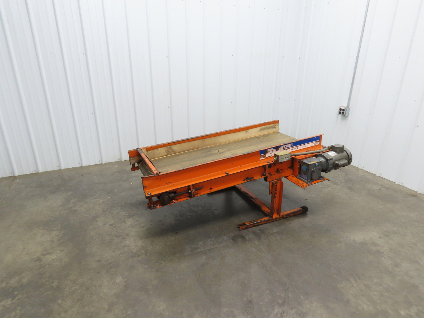 EMI Plastics RM/24/5/20 Flat Belt Incline Conveyor 24"x 5'L 20 FPM 115/230V 1PH