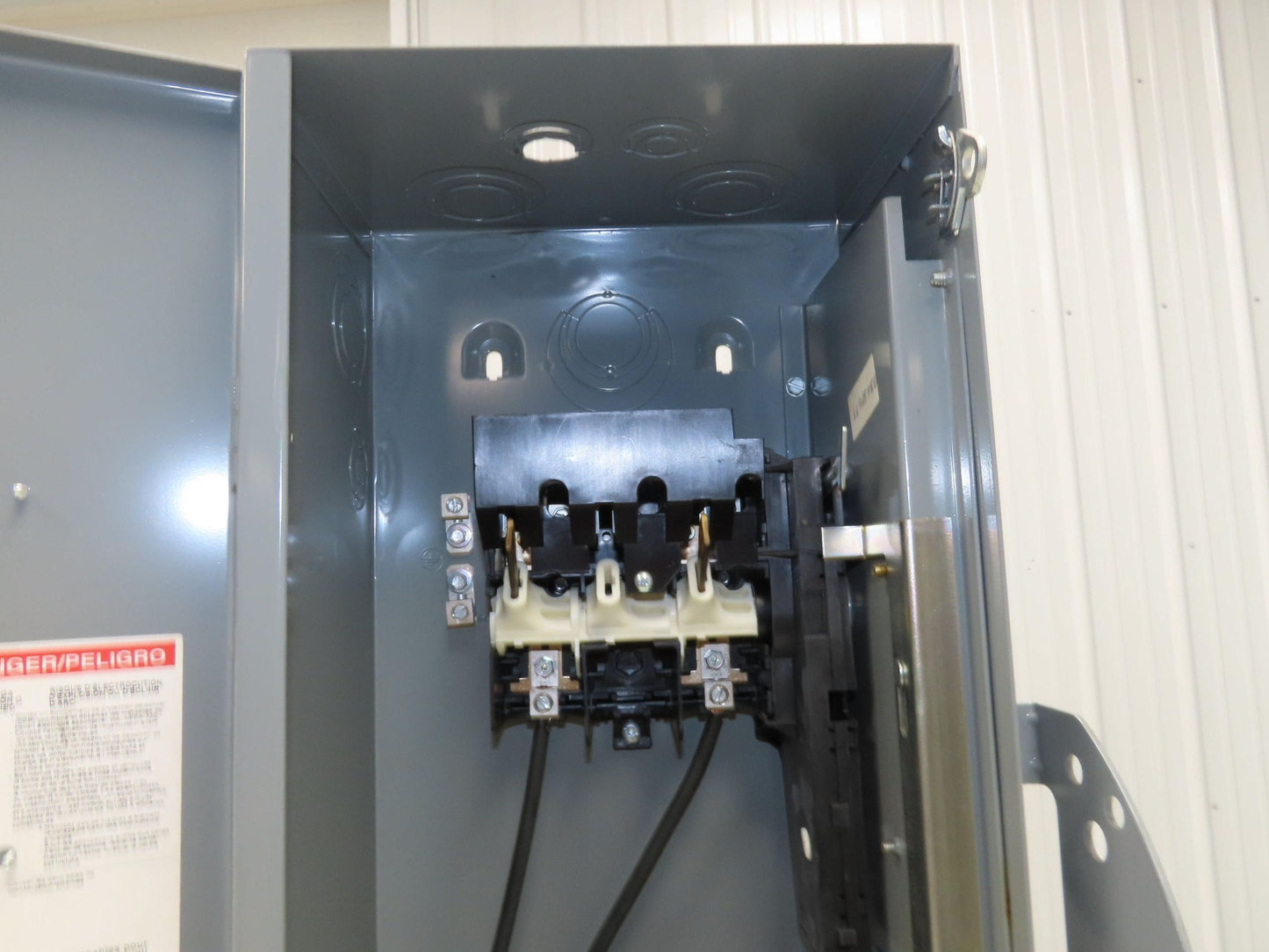 Square D DTU222 Double Throw Disconnect Switch Manual Transfer 60A 240V 1Ph F05